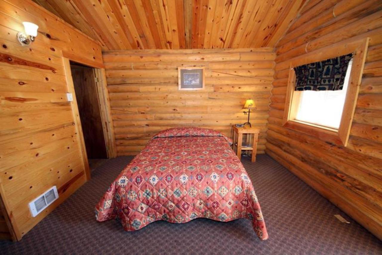 Bear Country Cabin #2 Hotel Saint Charles Exterior foto